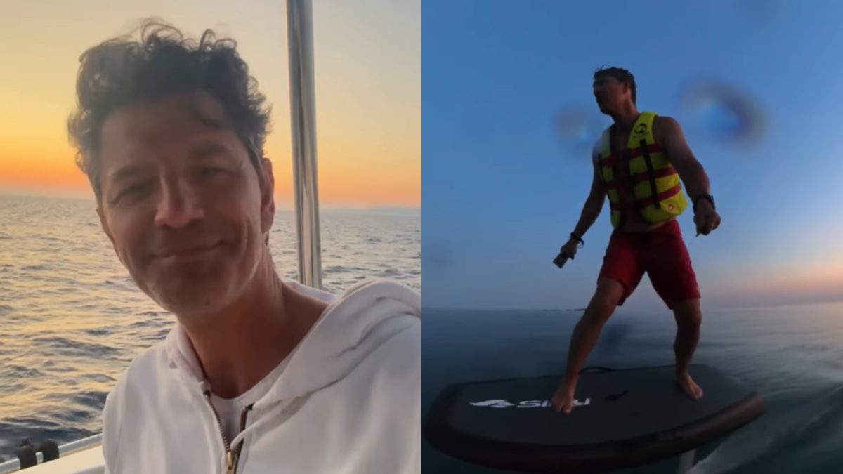 Ο Σάκης Ρουβάς στη θάλασσα