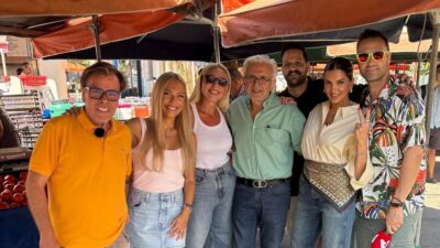 Η Σταματίνα Τσιμτσιλή με την ομάδα της