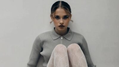 Λευκό καλσον με πουλόβερ