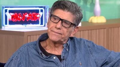 Γιάννης Μπέζος