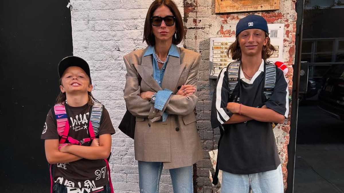 Η Σοφία Καρβέλα με τους γιους της