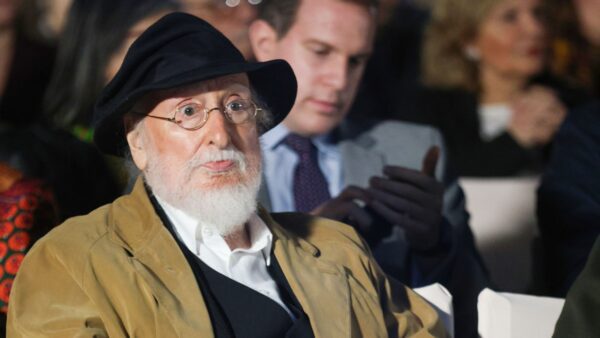 Ο Διονύσης Σαββόπουλος