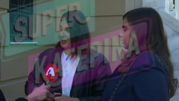 Η Έλενα Κρεμλίδου στο Super Κατερίνα