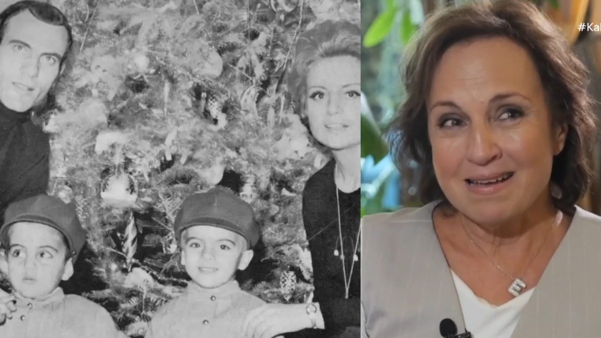 Η Ευαγγελία Δομάζου και η οικογένειά της σε παλιά ασπρόμαυρη φωτογραφία