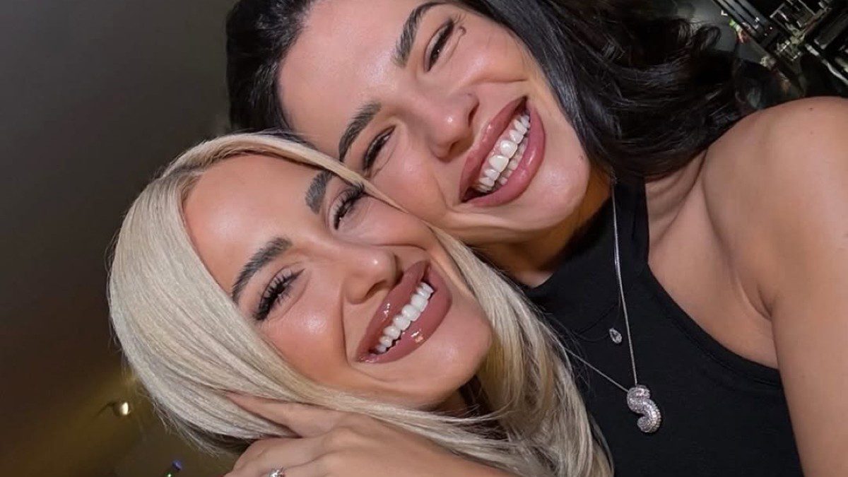 Η Στέλλα Πάσσαρη και η Ιωάννα Τούνη