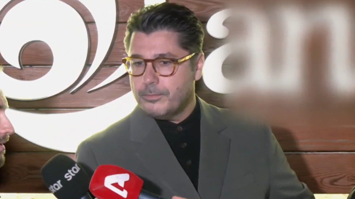 Λάμπρος Κωνσταντάρας