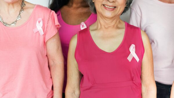 μεγάλες κυρίες έτοιμες για μαστογραφία