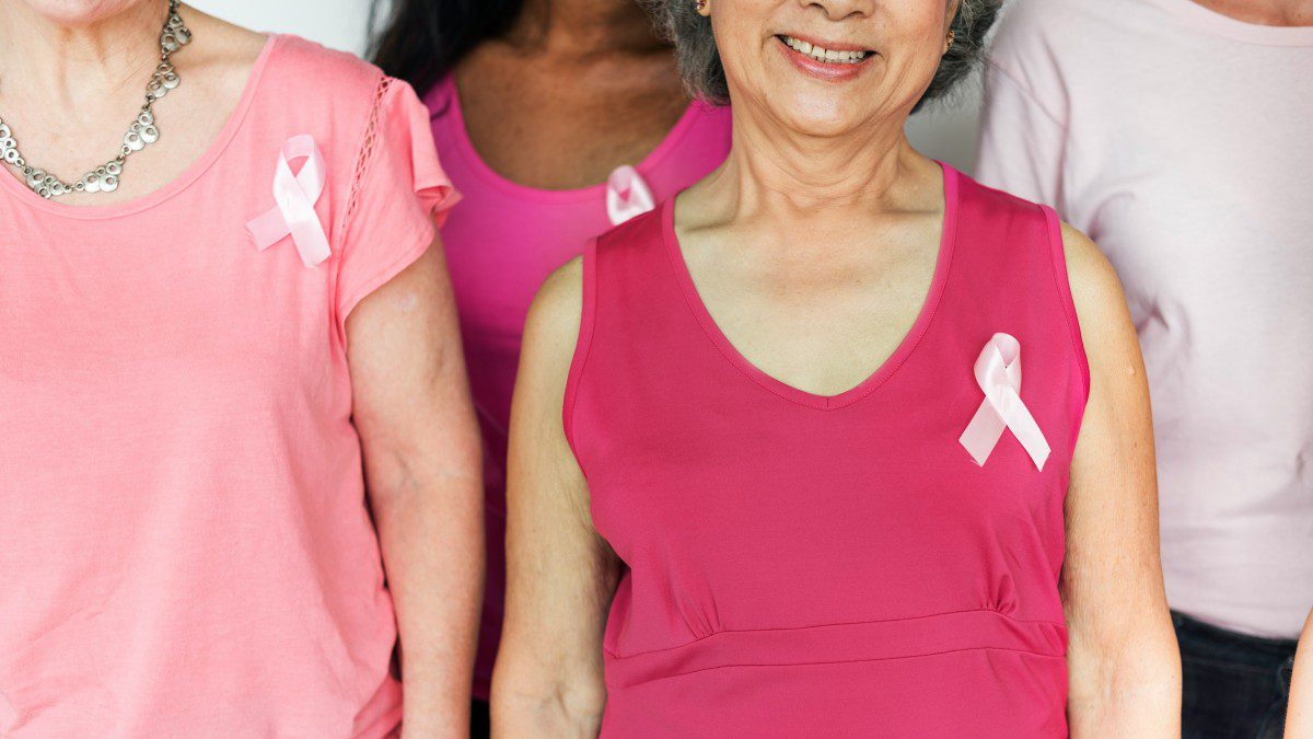 μεγάλες κυρίες έτοιμες για μαστογραφία