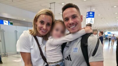 Ο Λευτέρης Πετρούνιας, η Βασιλική Μιλλούση και οι κόρες τους