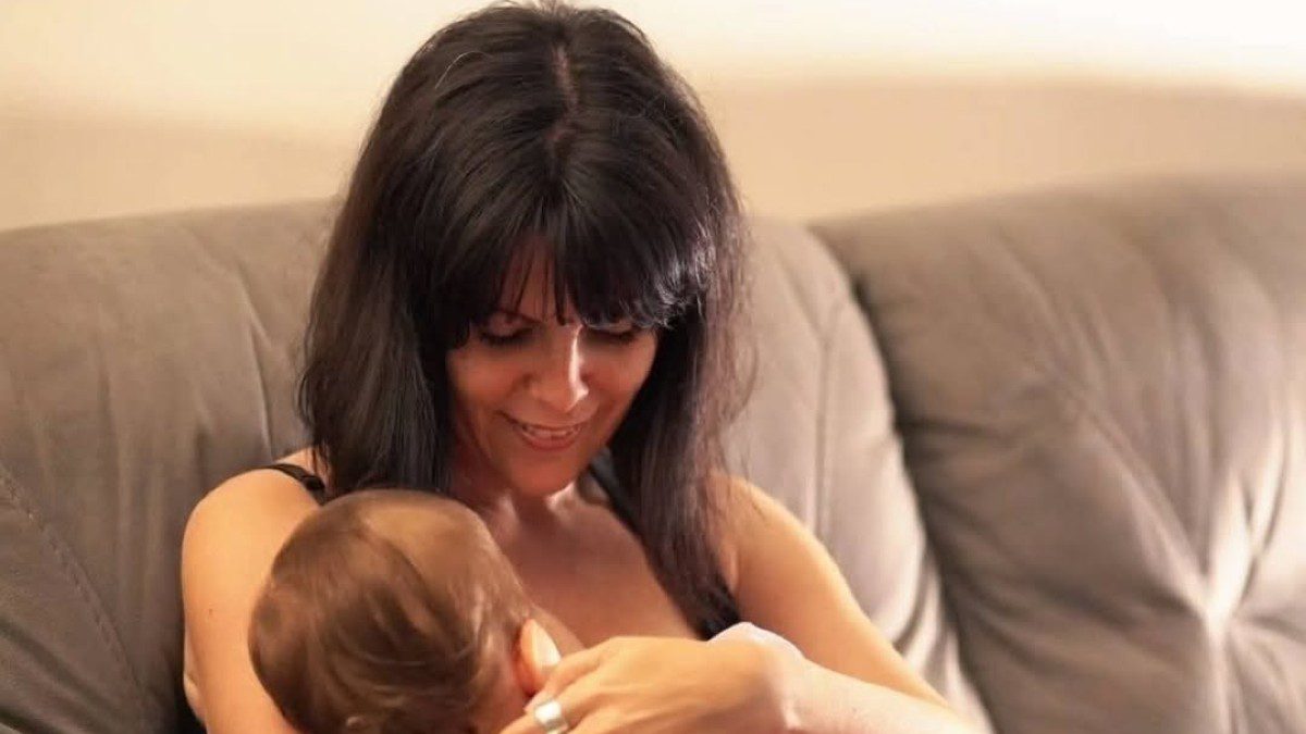 Ηλέκτρα Αστέρη θηλασμός