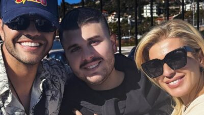 Ο Γιώργος Τσαλίκης με τη Δώρα Δημητροπούλου και τον γιο τους, Βασίλη