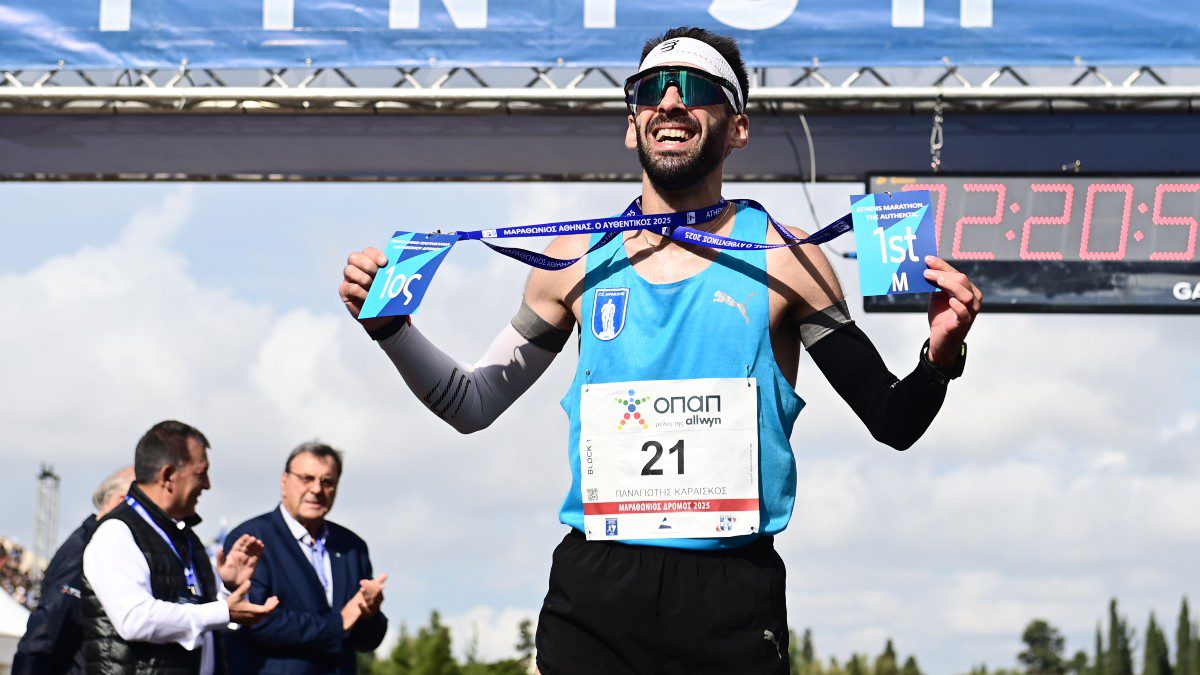 Ο Παναγιώτης Καραΐσκος στον τερματισμό του Μαραθωνίου
