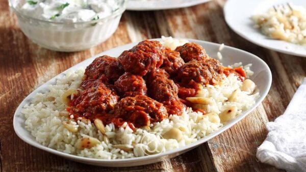 Σουτζουκάκια με ρύζι