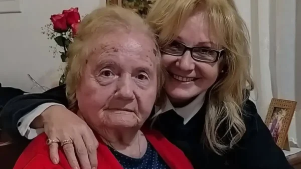 Η Αγγελική Νικολούλη με τη μητέρα της