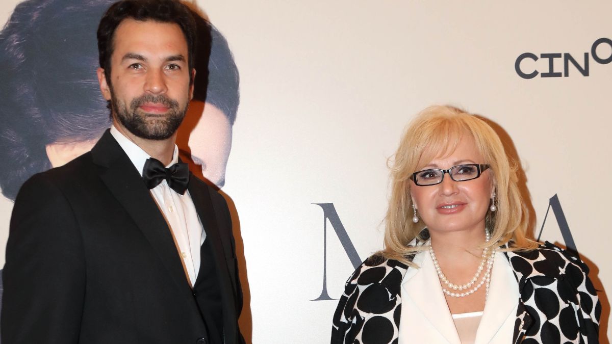 Η Αγγελική Νικολούλη και ο γιος της, Κωνσταντίνος Μουσούρης