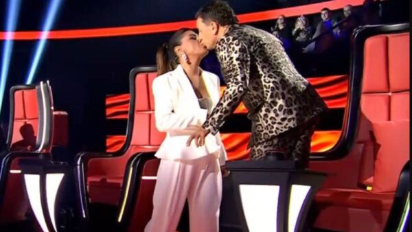 Η Έλενα Παπαρίζου και ο Γιώργος Μαζωνάκης στο The Voice