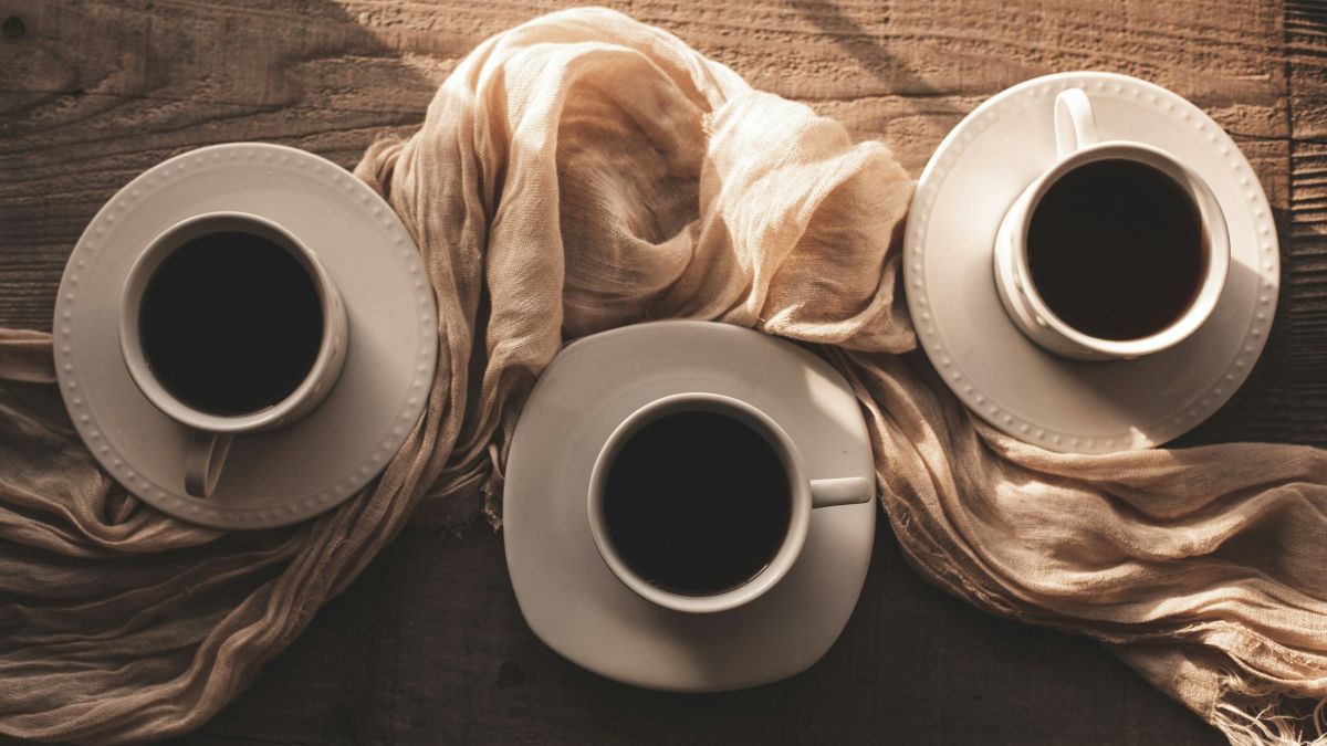 τρεις ζεστοί καφέδες