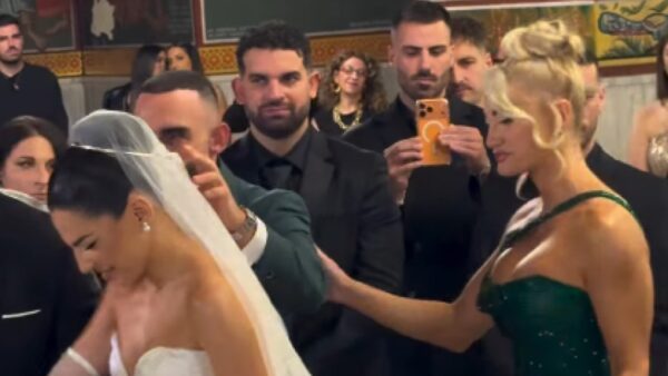 Η Ιωάννα Τούνη στο γάμο της Στέλλας Πάσσαρη