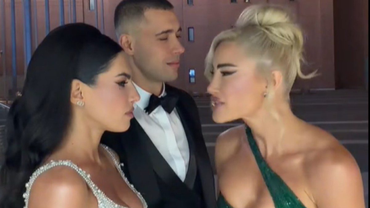 Η Ιωάννα Τούνη και η Στέλλα Πάσσαρη