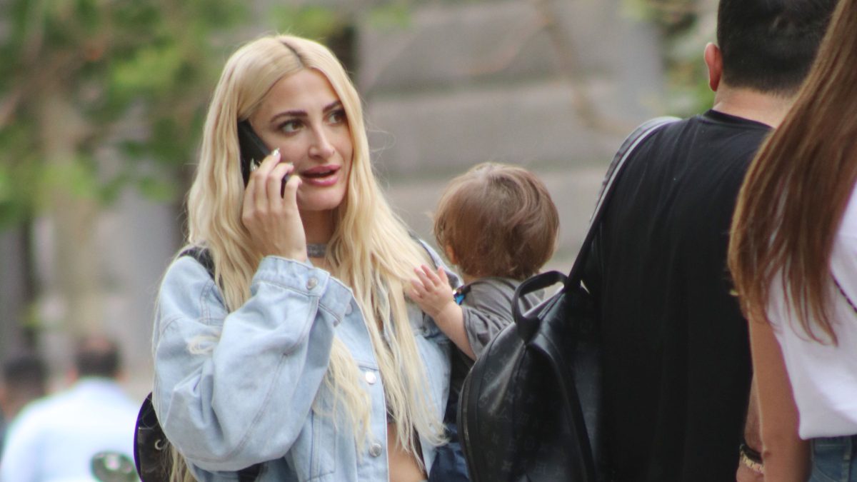 Η Ιωάννα Τούνη με τον μικρό Πάρη