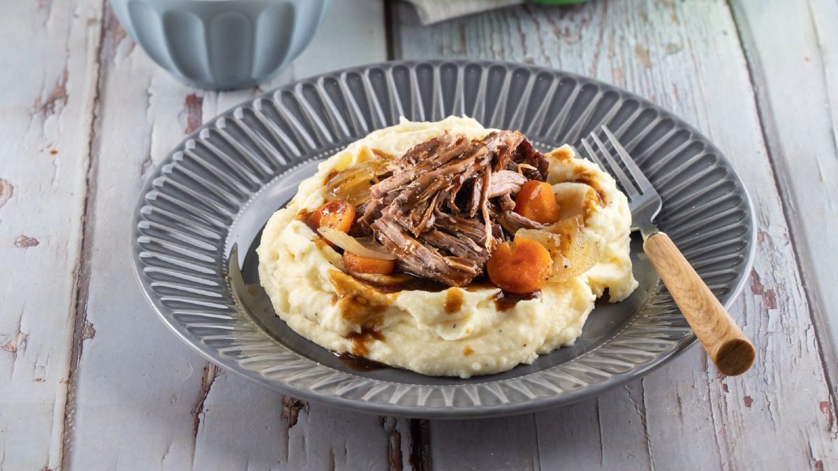 μοσχαράκι με σάλτσα καφέ