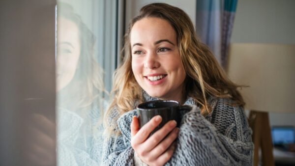 Αυτόν το χειμώνα επίλεξε μια ρουτίνα που ενυδατώνει την επιδερμίδα σου κάτω από την επιφάνεια