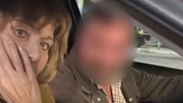 Η Μαίρη Χρονοπούλου και ο επιχειρηματίας που κατηγορείται για απάτες