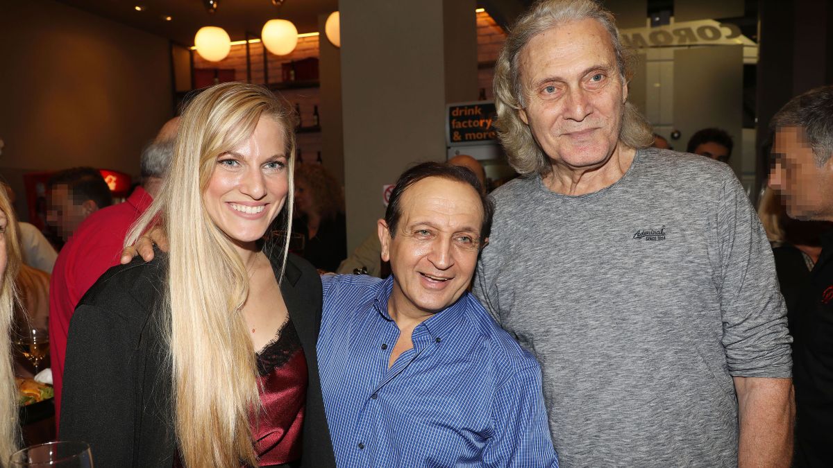 Αλμπέρτο Εσκενάζη, Σπύρος Μπιμπίλας