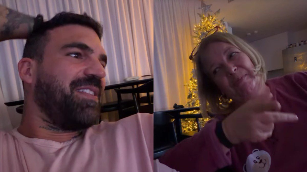 Ο Δημήτρης Αλεξάνδρου με τη μητέρα του