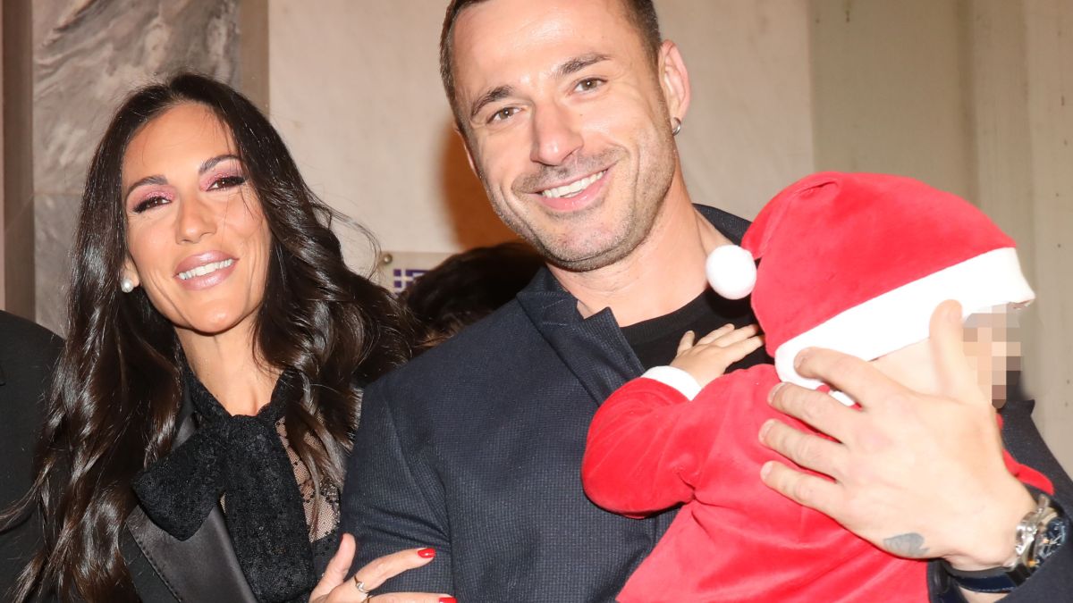 Η Ανθή Βούλγαρη με τον σύζυγό της και τον γιο της