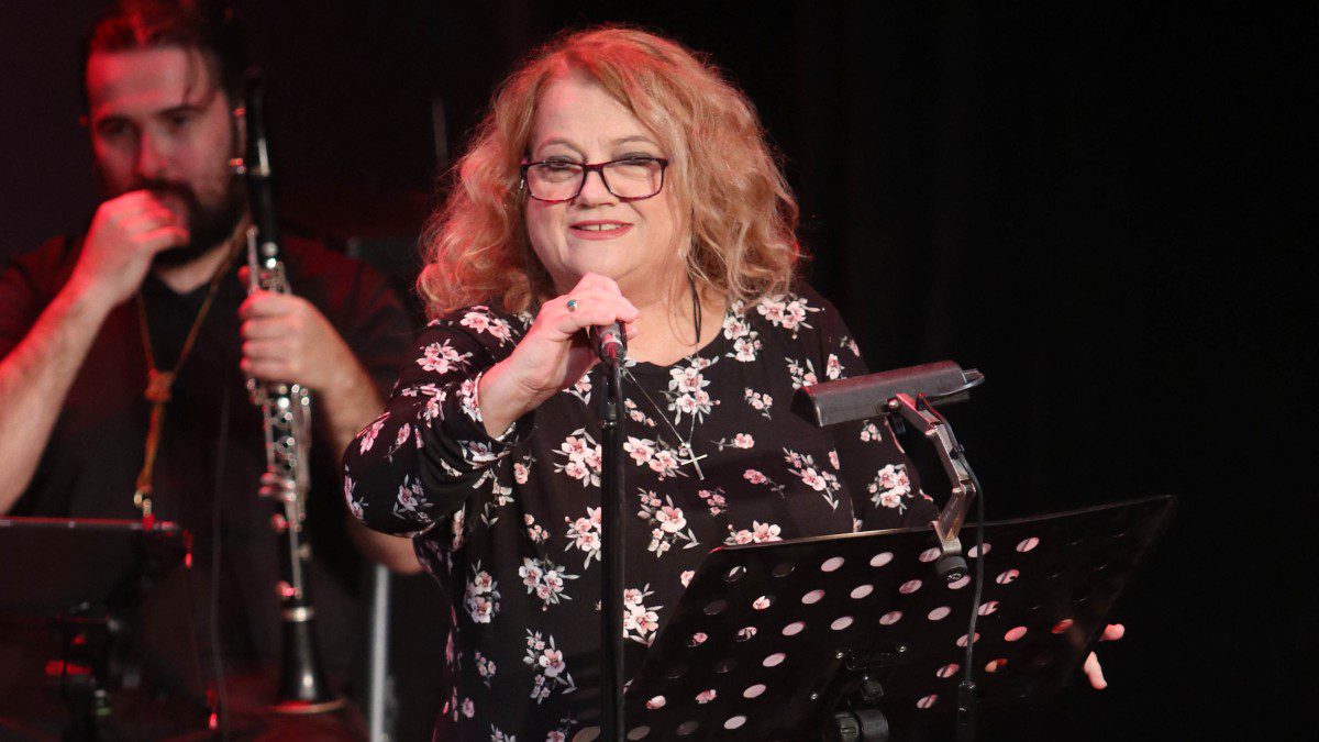 Η Ελένη Καστάνη σε εμφάνισή της