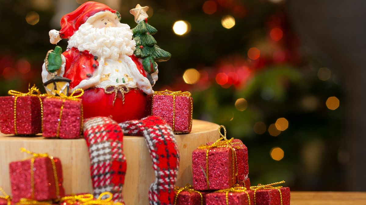 ένας άγιος βασίλης και δώρα