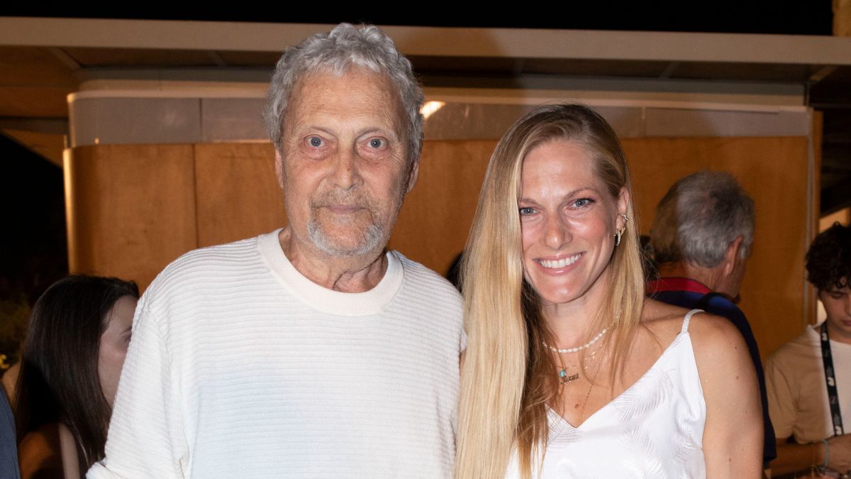 Αλμπέρτο Εσκενάζη, Σάρα Εσκενάζη