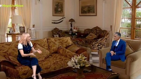 Η Σμαράγδα Καρύδη και ο Νίκος Ευαγγελάτος στο σπίτι της Ντάλιας