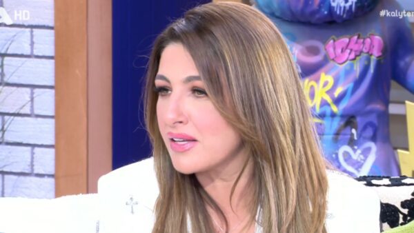 Έλενα Παπαρίζου: Άκρως αδυνατισμένη στο πλατό της Γερμανού - Μιλά πρώτη φορά για το πρόβλημα υγεία της