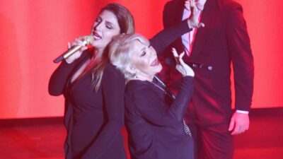 Η Έλενα Παπαρίζου και η Μαρινέλλα