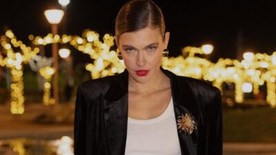 H Κλέλια Ανδριολα΄του με το πανωφόρι του χειμώνα