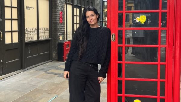 H Μαρία Κορινθίου λατρεύει το φόρεμα