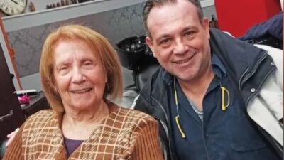 Η Μέλπω Ζαρόκωστα με τον γιο της