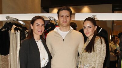 Η Αλεξάνδρα Νίκα με τη μητέρα της και τον αδελφό της