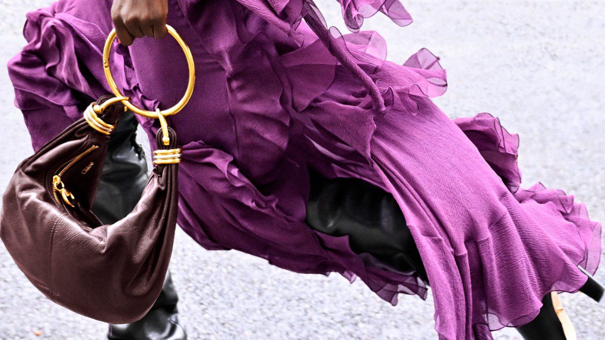 Μελιτζανί χρώμα σε φόρεμα