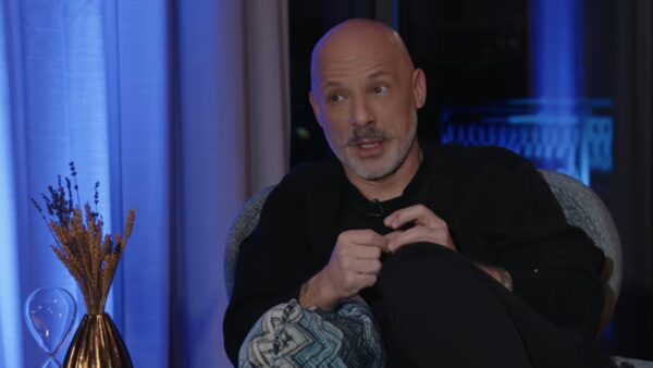 Νίκος Μουτσινάς