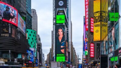Ρία Ελληνίδου: Φιγουράρει στην Times Square της Νέας Υόρκης