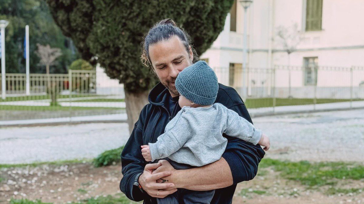 Ο Γρηγόρης Μόργκαν με τον γιο του