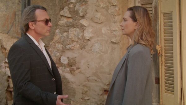 Να μ'αγαπάς Ζωή Άγγελος