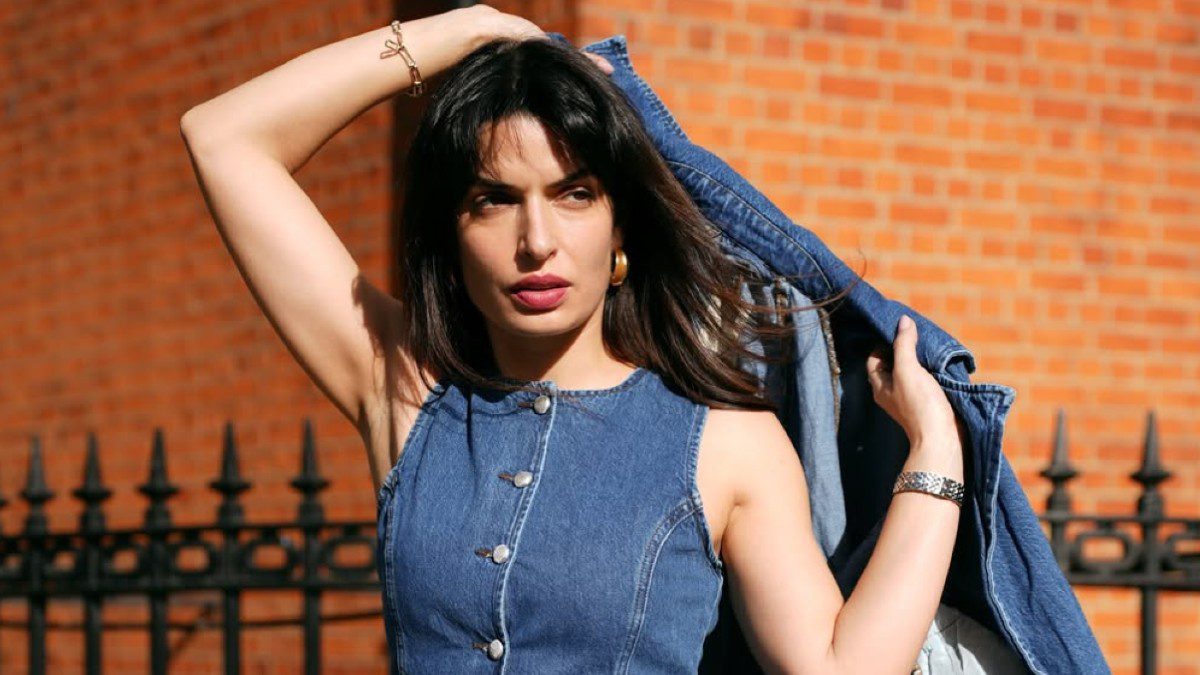 Η Τόνια Σωτηροπούλου με τζιν