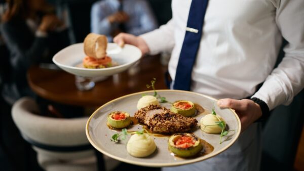 Δείπνο σερβιτόρος φαγητό