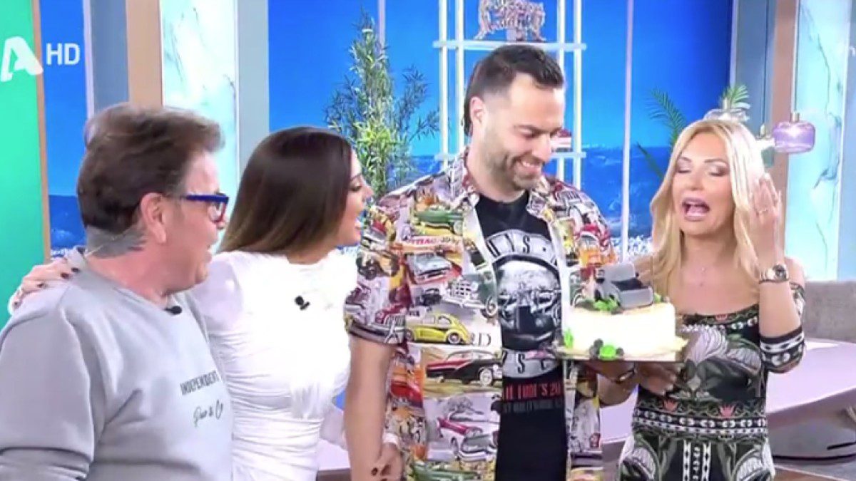 Η ομάδα του Happy Day